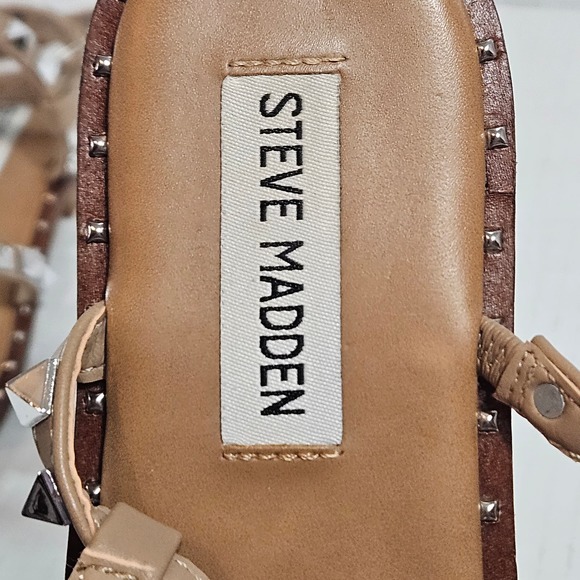 Steve Madden Beige Travel Pyramid‎ Studded Strappy Flat Sandal Size 6.5 - Picture 5 of 11